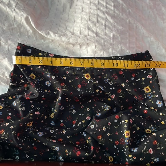 IVY & MAIN Floral A-Line Mini Skirt - Picture 8 of 8